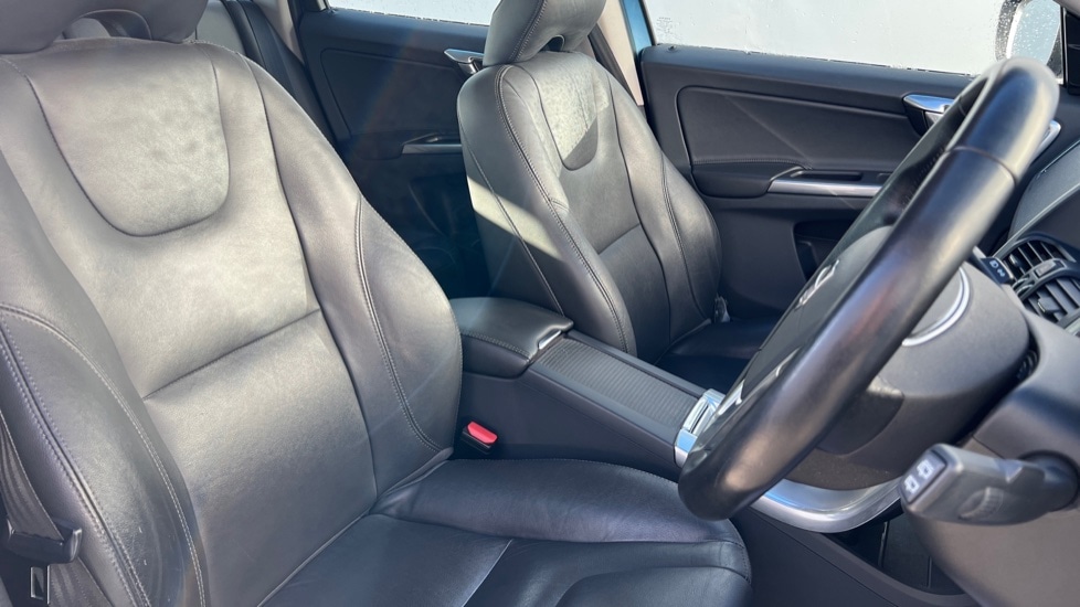 Used Volvo XC60 2016 for sale - 76575079: Photo 9