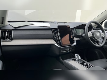 Used Volvo XC90 2025 for sale - 76112396: Photo 4