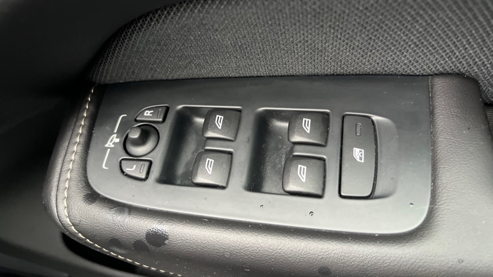 Used Volvo XC60 2019 for sale - 77059165: Photo 31