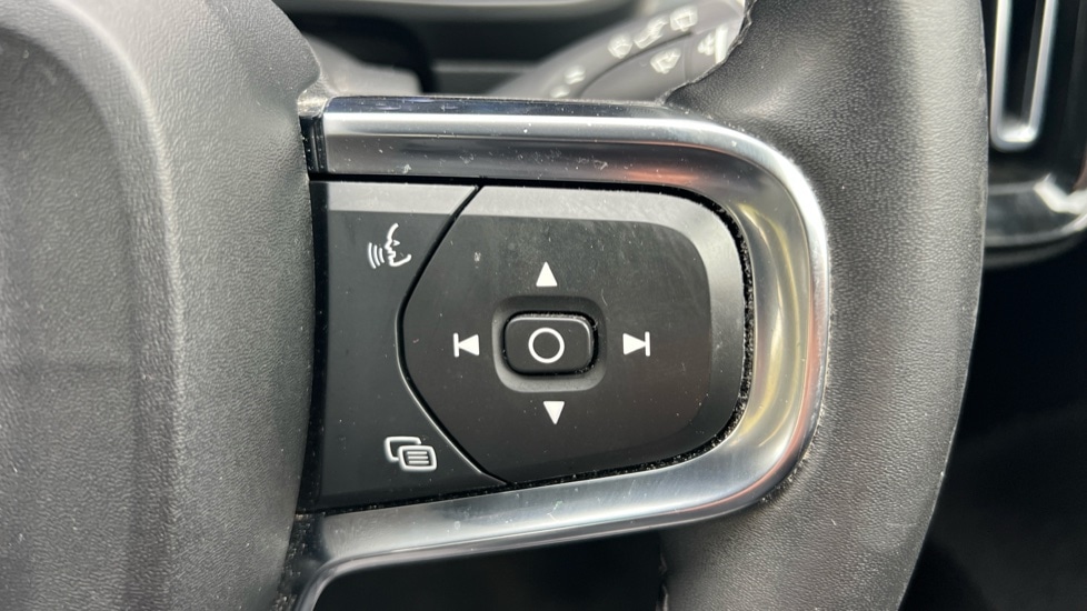 Used Volvo XC40 2023 for sale - 76870960: Photo 19