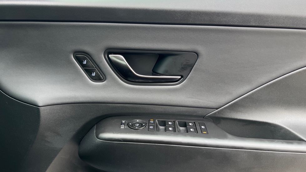 Used Hyundai KONA 2024 for sale - 76870408: Photo 30