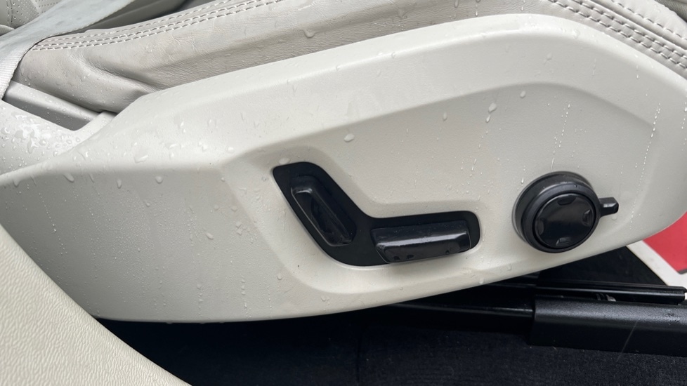 Used Volvo XC60 2025 for sale - 76780163: Photo 30