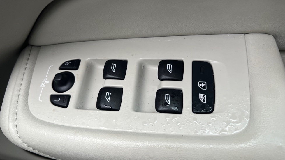 Used Volvo XC60 2025 for sale - 76780163: Photo 31