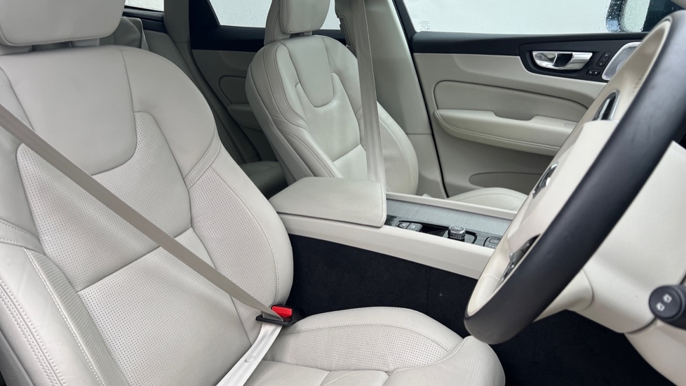 Used Volvo XC60 2025 for sale - 76780163: Photo 9