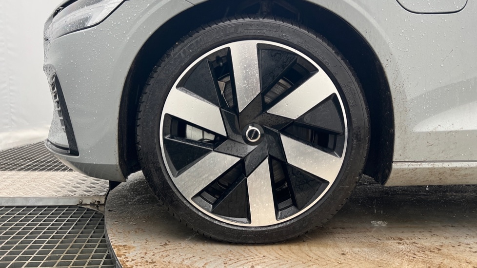 Used Volvo V60 2025 for sale - 76874156: Photo 24