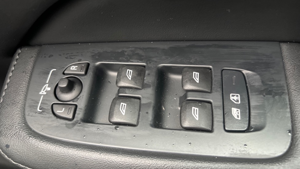 Used Volvo V60 2025 for sale - 76874156: Photo 31