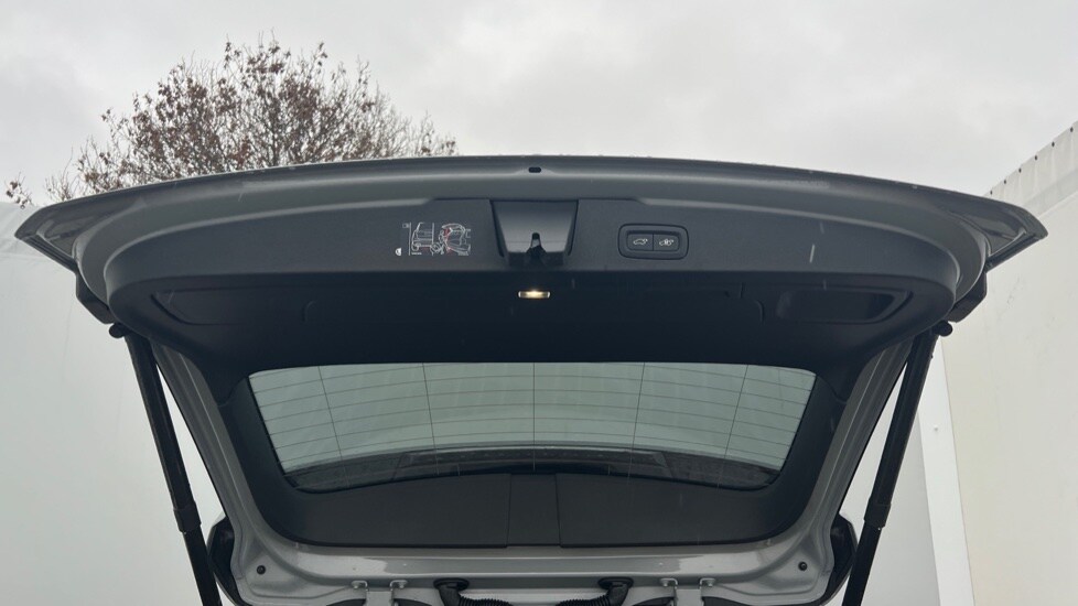 Used Volvo V60 2025 for sale - 76874156: Photo 41