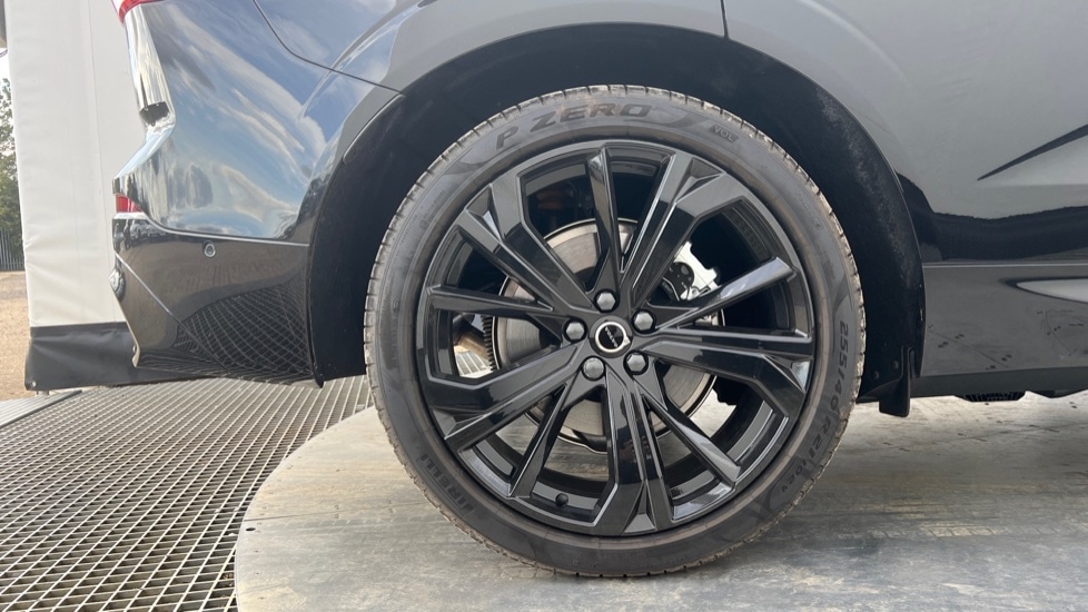 Used Volvo XC60 2025 for sale - 76871667: Photo 16