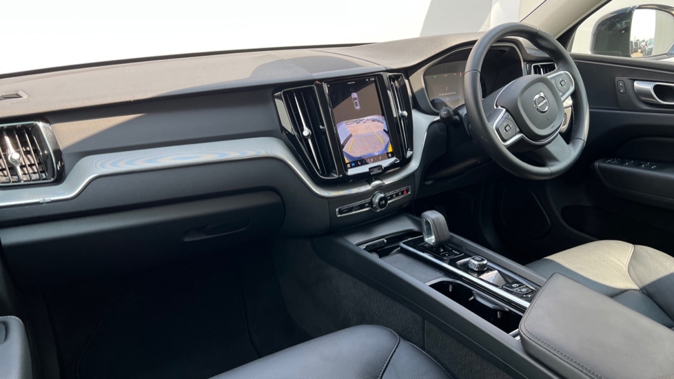 Used Volvo XC60 2023 for sale - 76044383: Photo 4