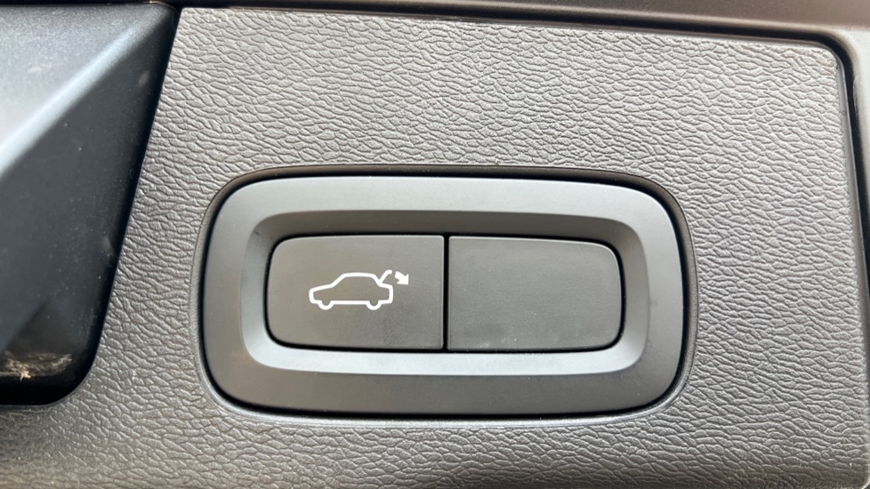 Used Volvo XC60 2023 for sale - 76044383: Photo 43