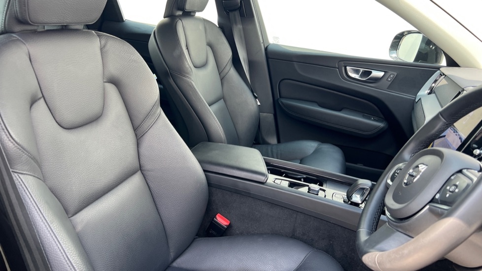 Used Volvo XC60 2023 for sale - 76044383: Photo 9