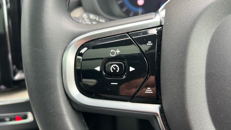 Used Volvo XC60 2023 for sale - 77082471: Photo 18