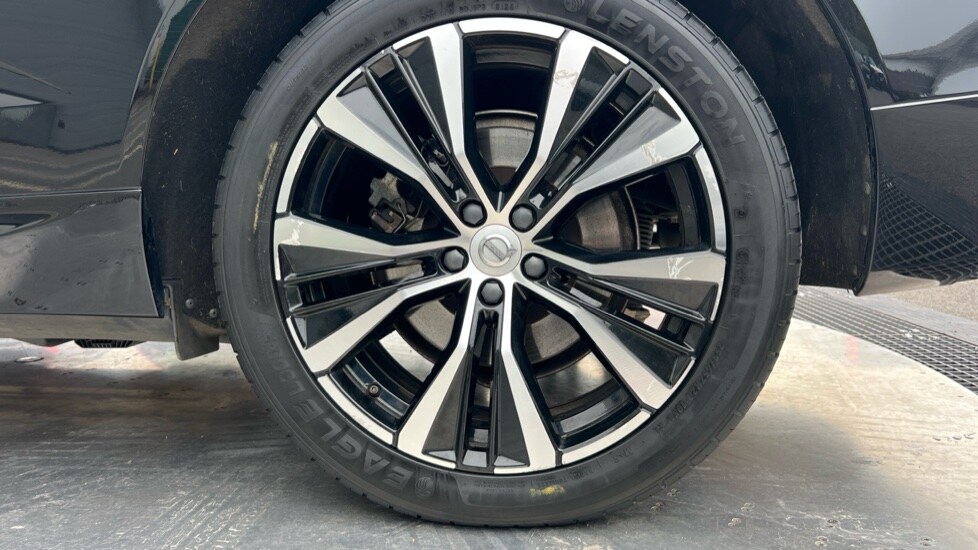 Used Volvo XC60 2023 for sale - 77082471: Photo 26