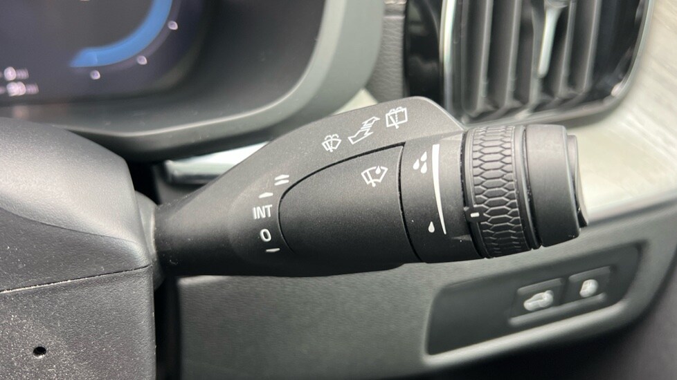 Used Volvo XC60 2023 for sale - 77082471: Photo 30