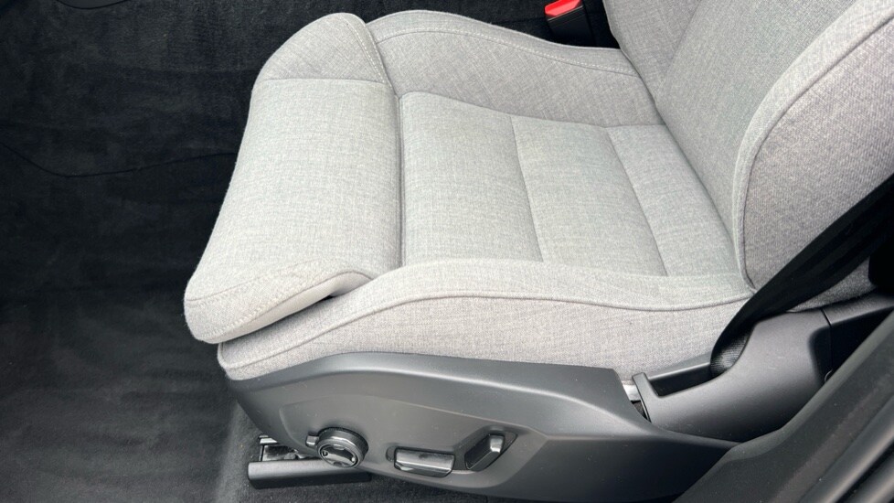 Used Volvo XC60 2023 for sale - 77082471: Photo 32