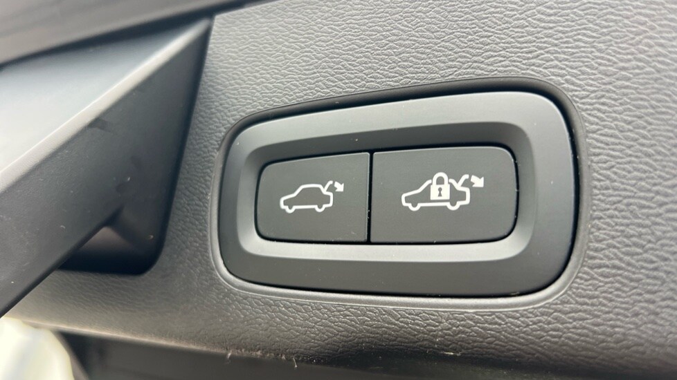 Used Volvo XC60 2023 for sale - 77082471: Photo 45