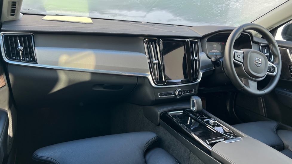 Used Volvo V90 2024 for sale - 76872721: Photo 4