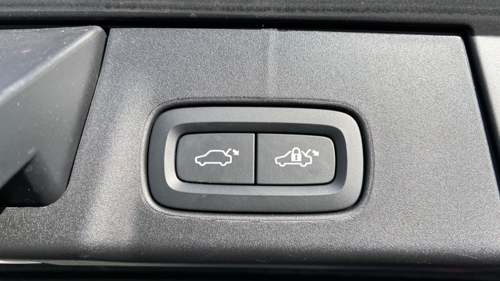 Used Volvo V90 2024 for sale - 76872721: Photo 44