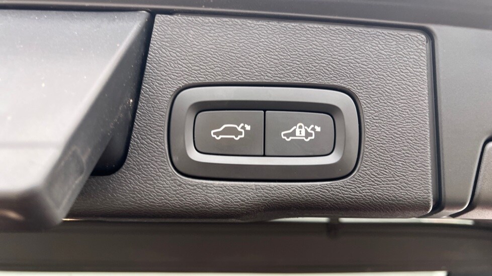 Used Volvo XC60 2021 for sale - 76203923: Photo 43