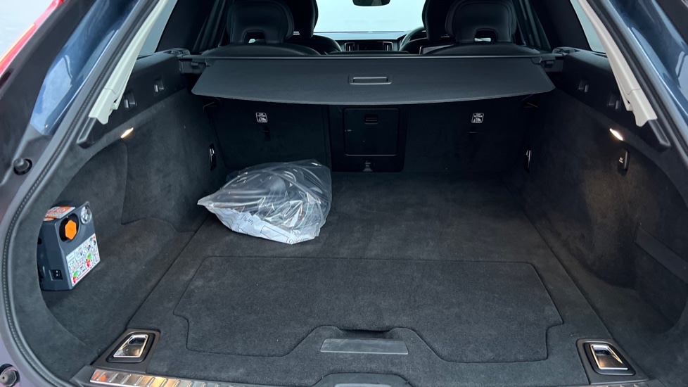 Used Volvo V90 2025 for sale - 76874549: Photo 17