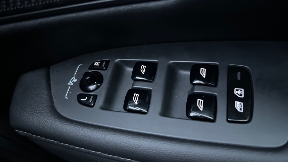 Used Volvo V90 2025 for sale - 76874549: Photo 31