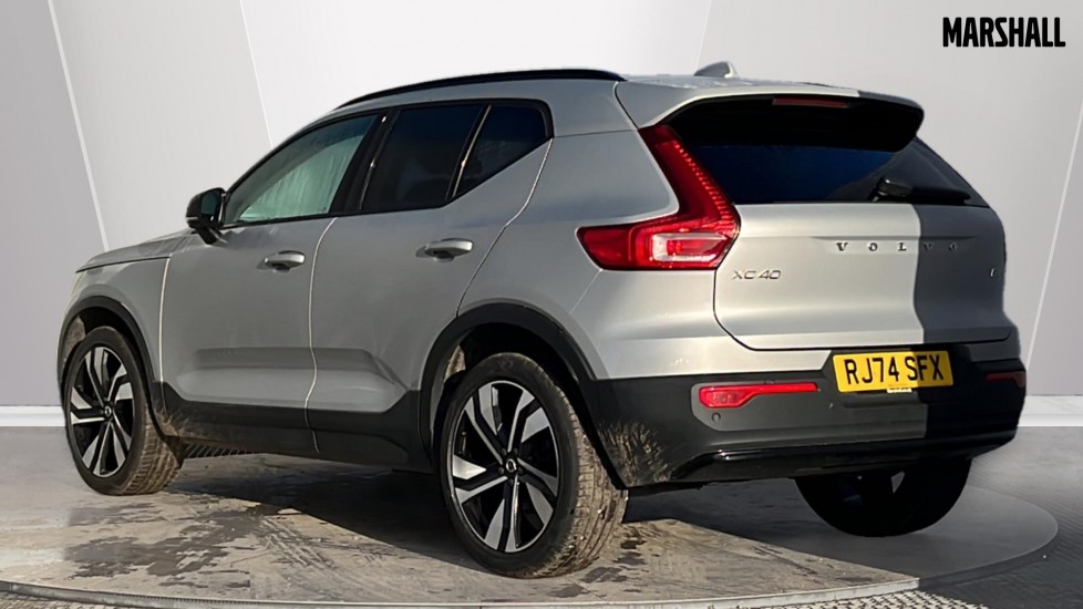 Used Volvo XC40 2024 for sale - 76872736: Photo 2