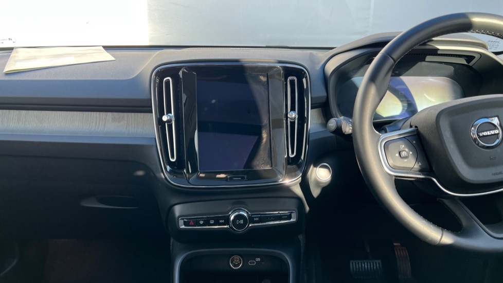 Used Volvo XC40 2024 for sale - 76872736: Photo 22