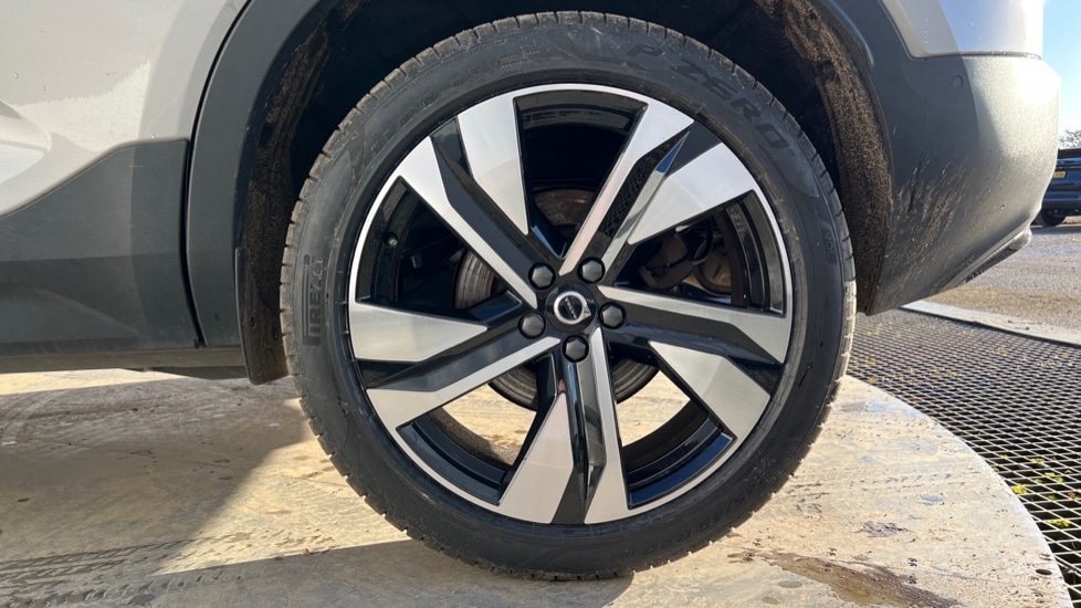 Used Volvo XC40 2024 for sale - 76872736: Photo 24