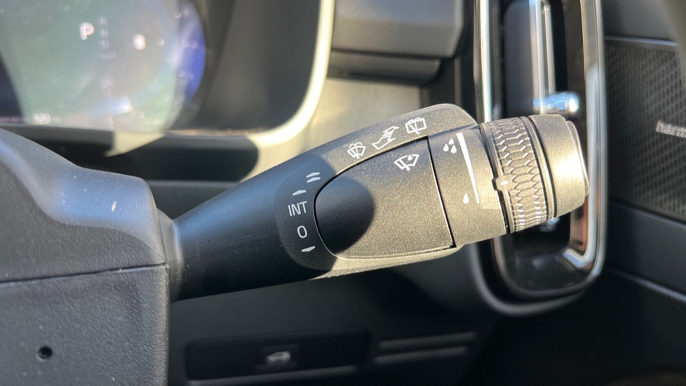 Used Volvo XC40 2024 for sale - 76872736: Photo 29