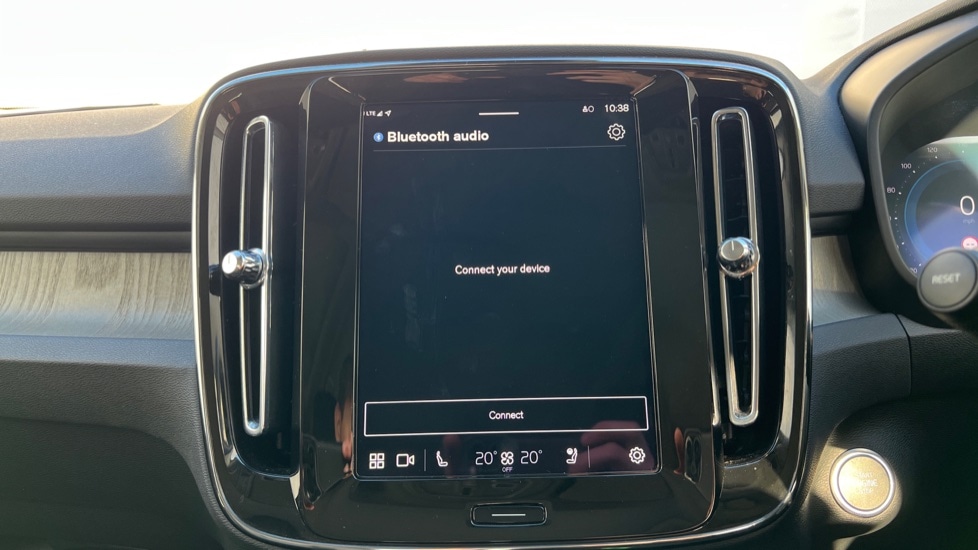 Used Volvo XC40 2024 for sale - 76872736: Photo 31