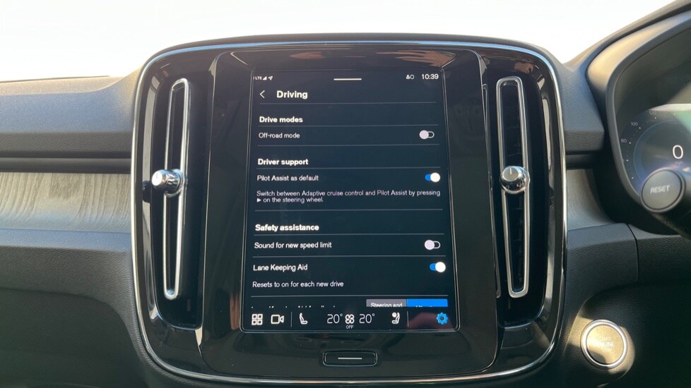 Used Volvo XC40 2024 for sale - 76872736: Photo 37