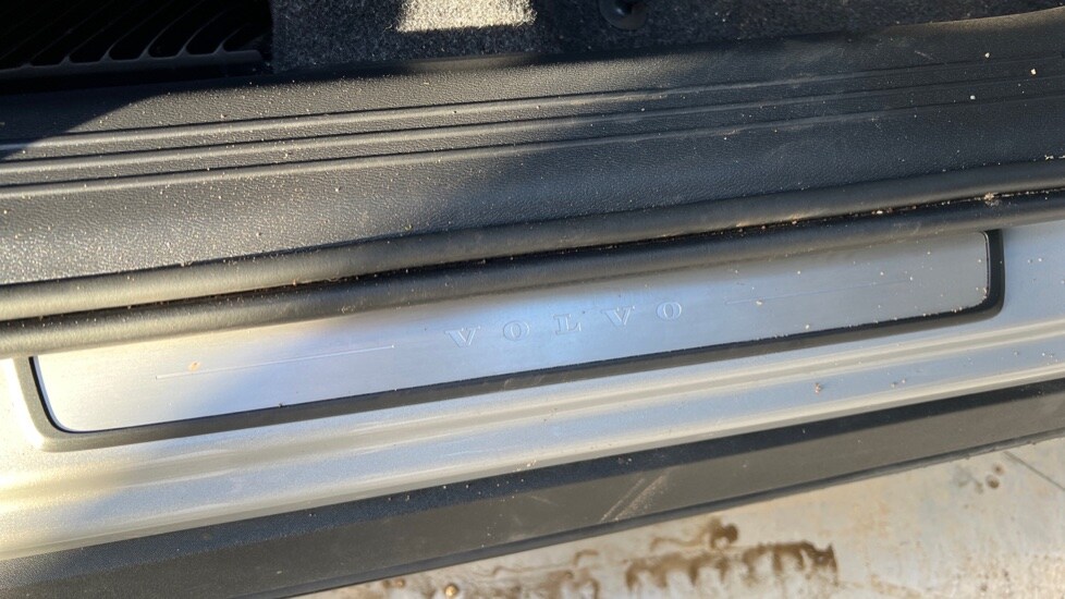 Used Volvo XC40 2024 for sale - 76872736: Photo 39