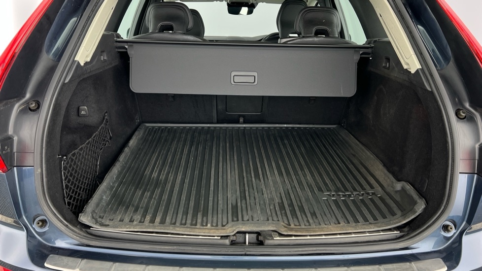 Used Volvo XC60 2020 for sale - 76533976: Photo 5