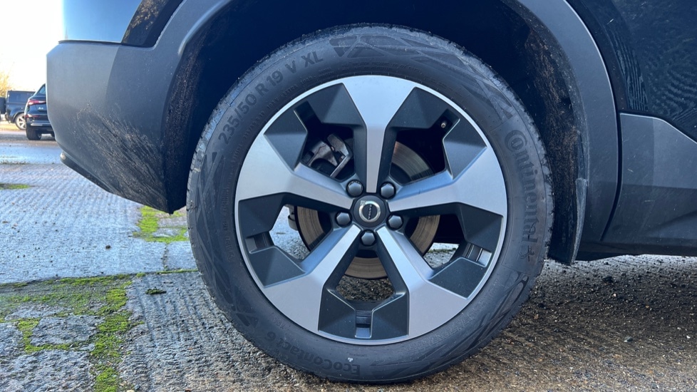 Used Volvo XC40 2025 for sale - 77063429: Photo 16