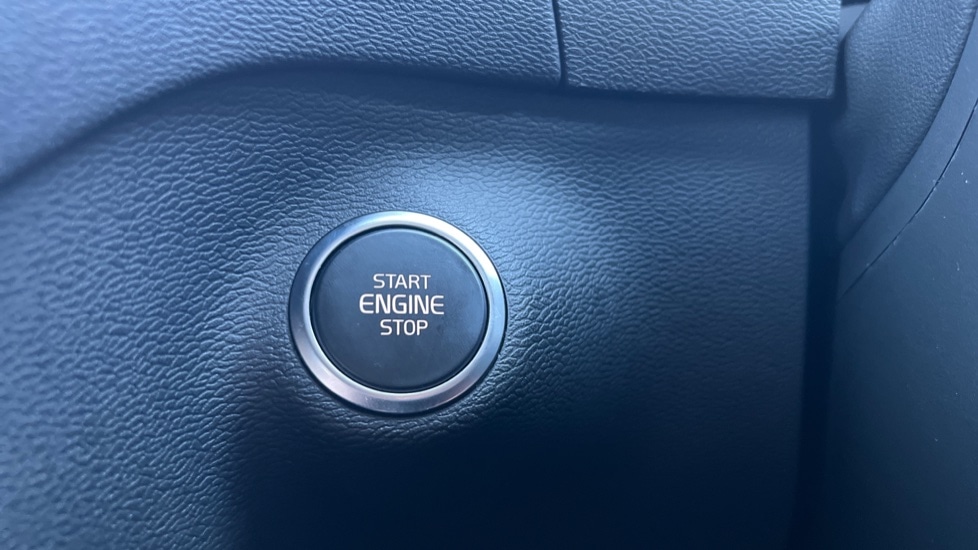 Used Volvo XC40 2025 for sale - 77063429: Photo 27