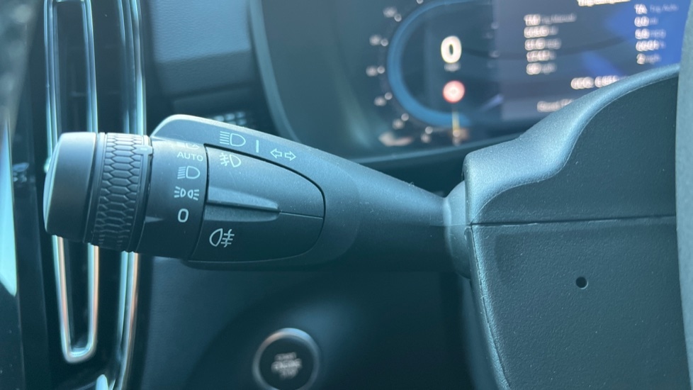 Used Volvo XC40 2025 for sale - 77063429: Photo 28