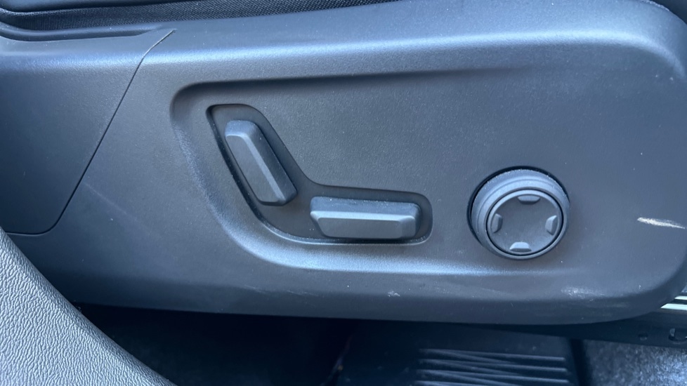 Used Volvo XC40 2025 for sale - 77063429: Photo 30