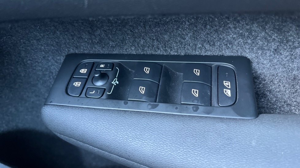 Used Volvo XC40 2025 for sale - 77063429: Photo 31