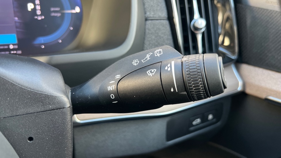 Used Volvo XC90 2025 for sale - 76872723: Photo 29