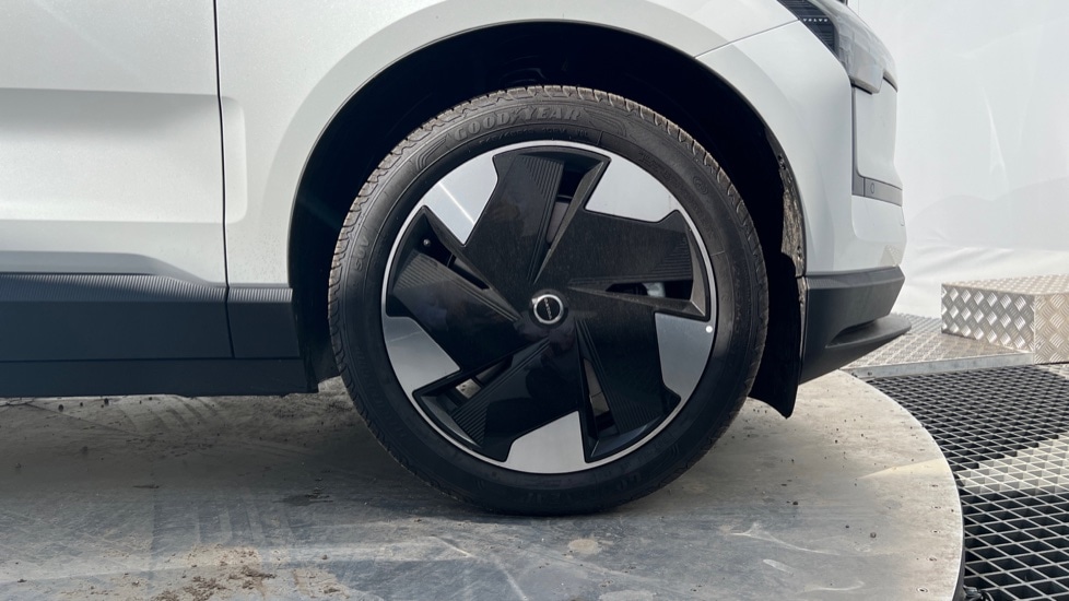 Used Volvo EX30 2025 for sale - 76871861: Photo 25