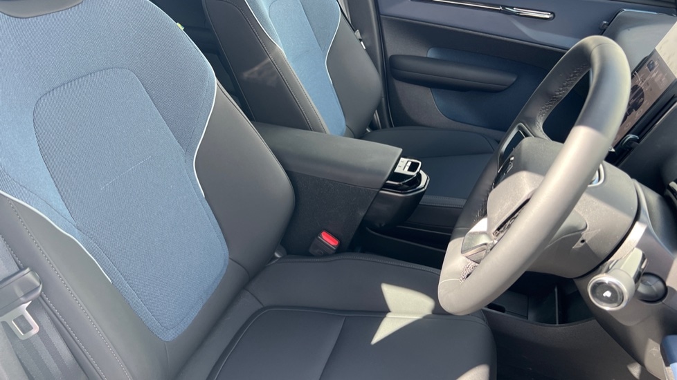 Used Volvo EX30 2025 for sale - 76871861: Photo 9