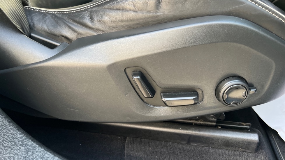 Used Volvo XC60 2019 for sale - 76873958: Photo 30