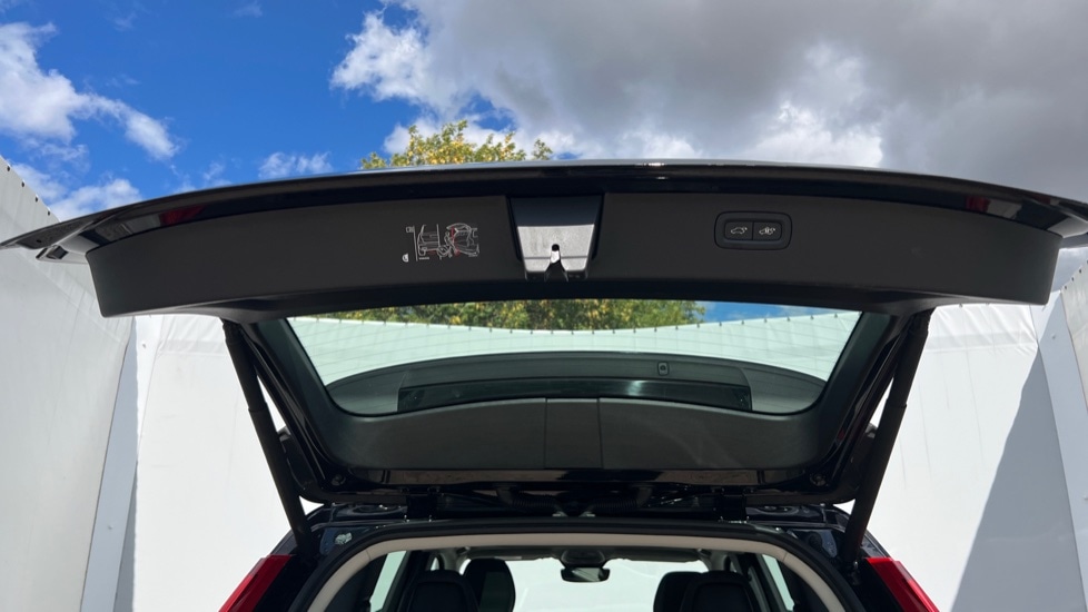 Used Volvo XC90 2023 for sale - 76447286: Photo 42