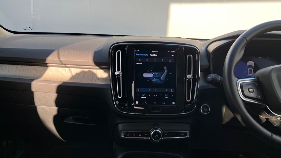 Used Volvo XC40 2023 for sale - 76872738: Photo 22