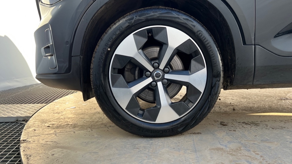 Used Volvo XC40 2023 for sale - 76872738: Photo 25