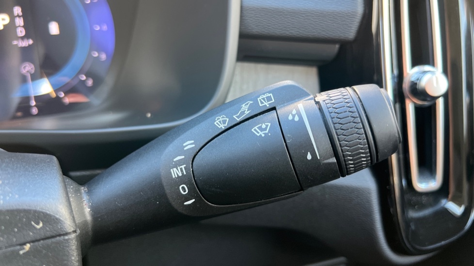 Used Volvo XC40 2023 for sale - 76872738: Photo 29