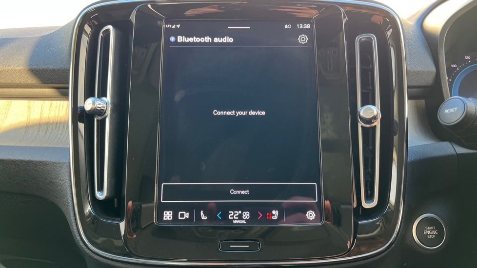 Used Volvo XC40 2023 for sale - 76872738: Photo 32