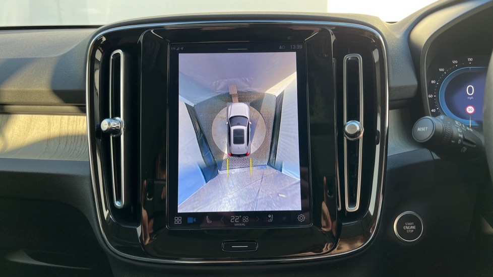 Used Volvo XC40 2023 for sale - 76872738: Photo 35