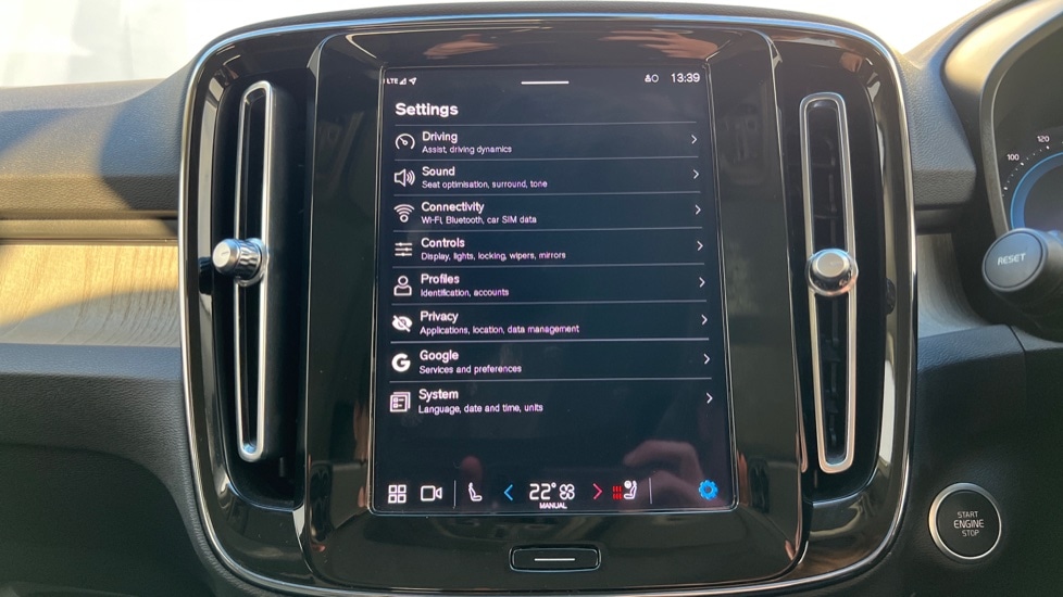 Used Volvo XC40 2023 for sale - 76872738: Photo 37