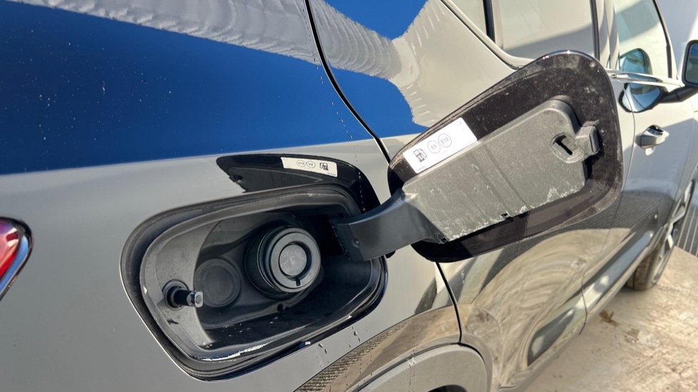 Used Volvo XC40 2023 for sale - 76872738: Photo 39